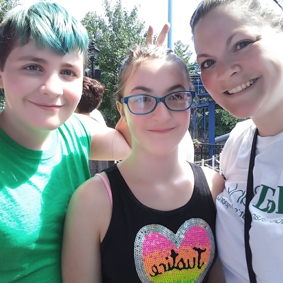 Meet your Posher, Jen - Picture 1 of 3